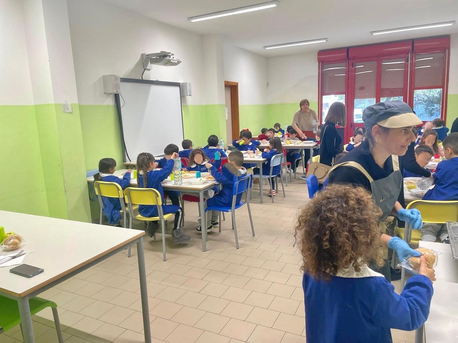 Mensa scolastica, da lunedì 13 ottobre pasti garantiti anche nelle scuole di via Inghilterra e di via Mar Ligure