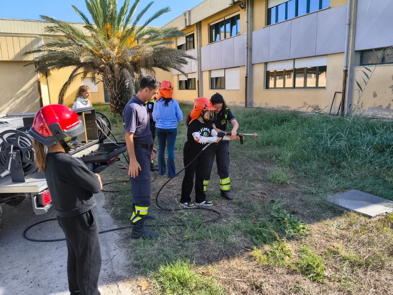 Nella ‘Giornata internazionale per la riduzione dei disastri naturali' gli studenti della Porcu-Satta a lezione di Protezione Civile