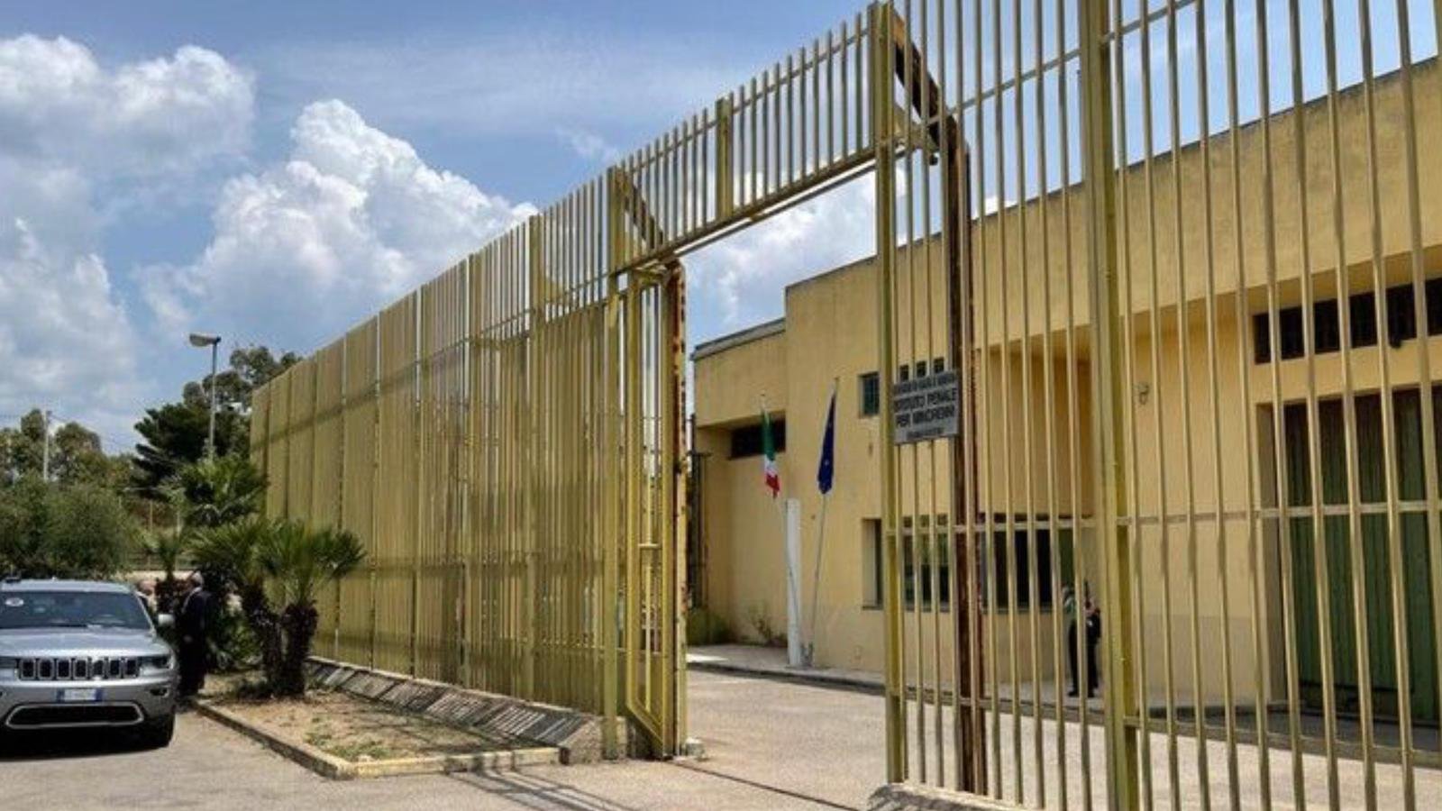 Accoltellamento a Cagliari, confermata custodia cautelare in carcere per il 15enne