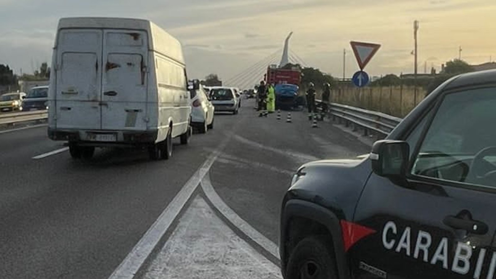 Selargius, incidente a catena nella 554: traffico in tilt, c’è un ferito