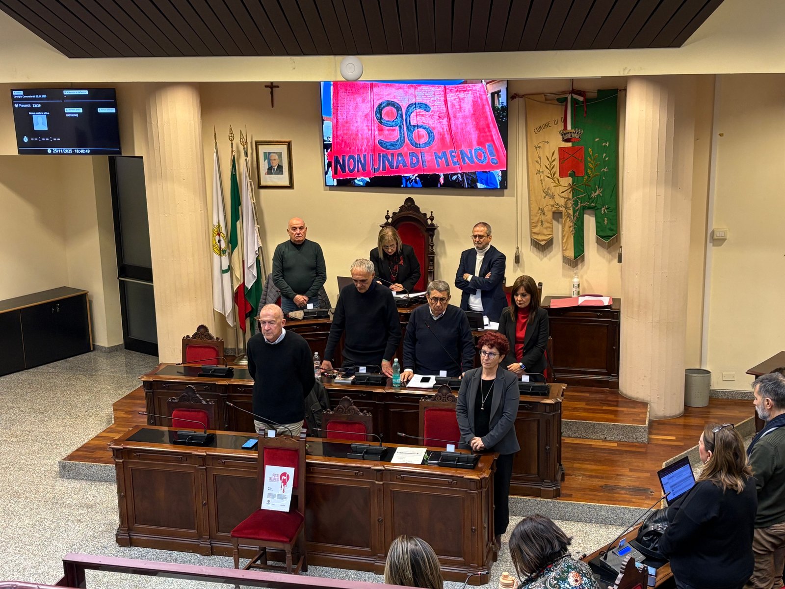 Quartu aderisce all'iniziativa 'Posto occupato': tre sedie vuote nelle sedi istituzionali, tre posti occupati dedicati alle vittime di femminicidio