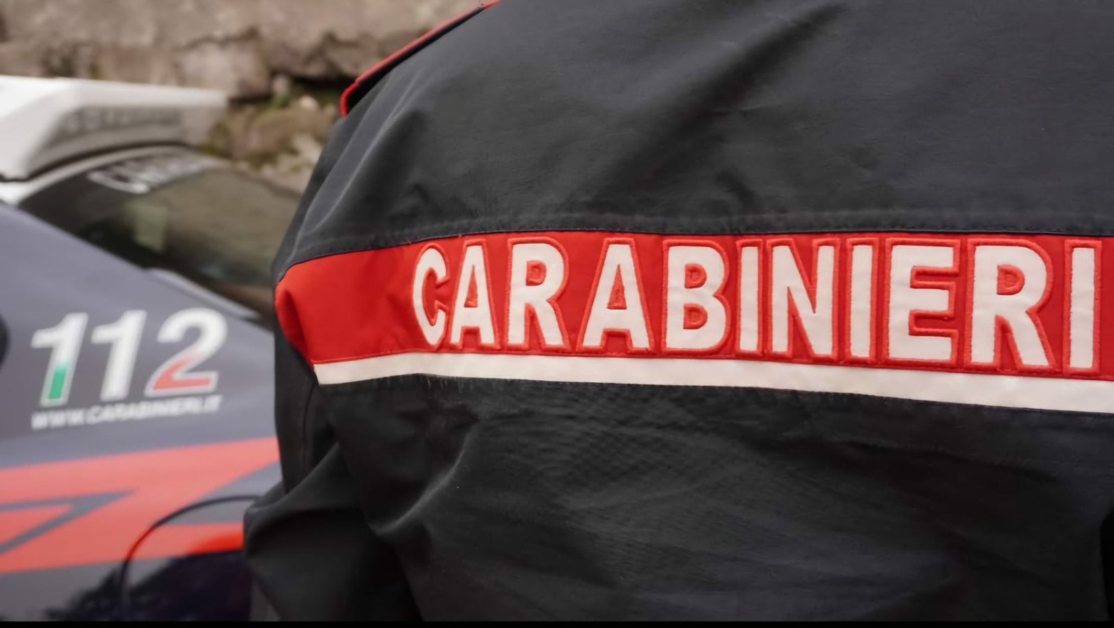 Minaccia di morte il padre con un coltello: 22enne arrestato a Sinnai
