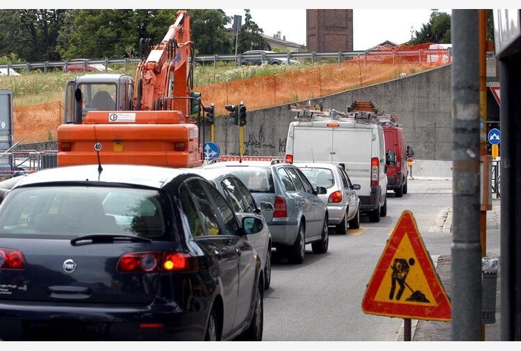 Strade “lumaca” e zero treni espresso: in Sardegna il tempo perso al volante costa 85 milioni