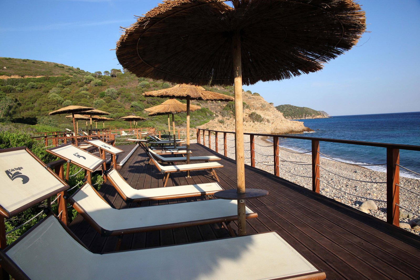 Quartu, il Tar conferma gli abusi in spiaggia a Is Canaleddus e Mari Pintau: “Demolite tutto”