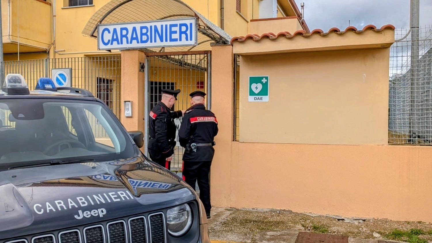 Senorbì, mostra le parti intime agli studenti davanti alla scuola: 59enne in manette