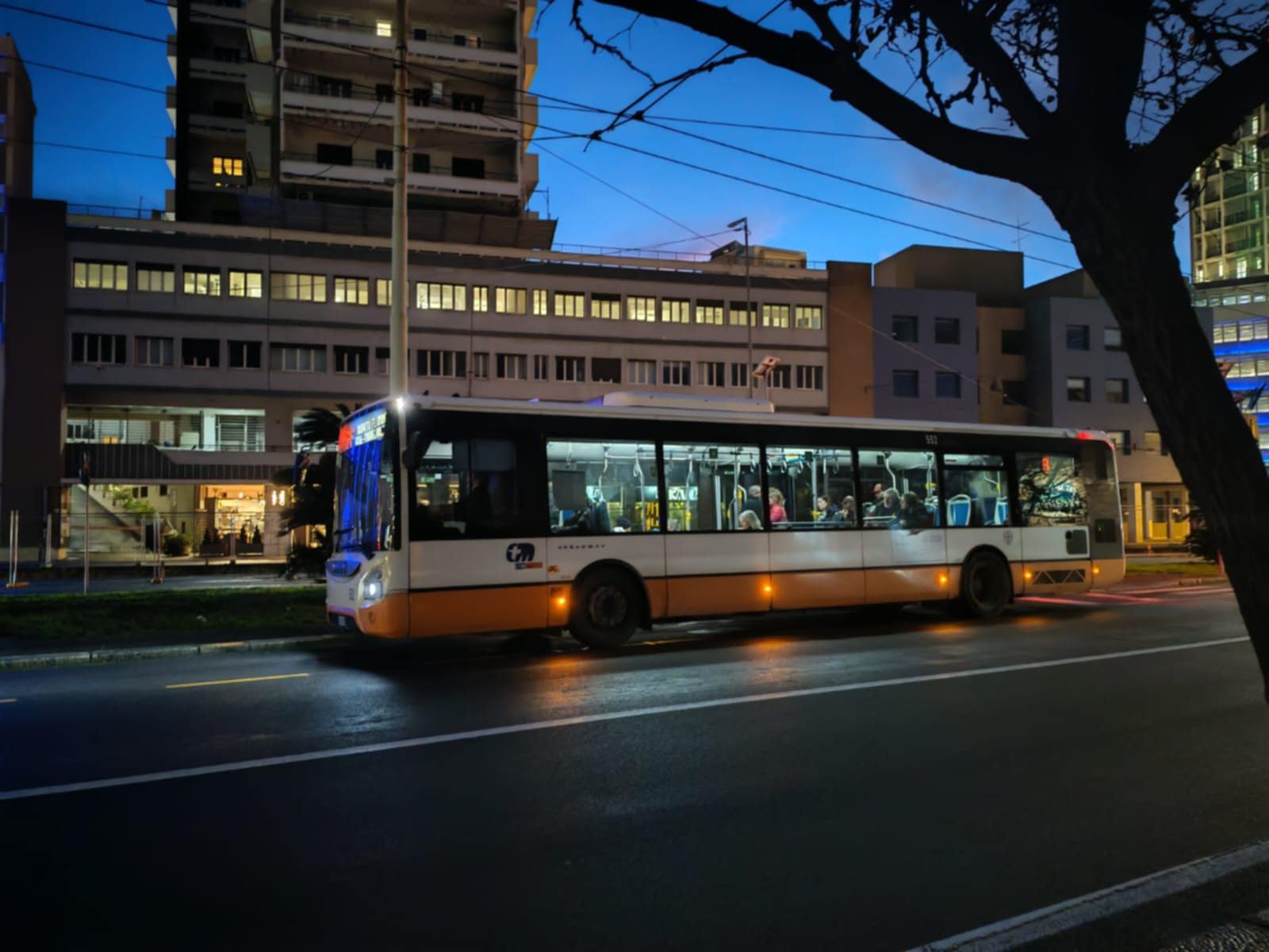 Cagliari e sud Sardegna al buio, famiglie e negozi senza corrente per giorni: “Chiediamo i danni”