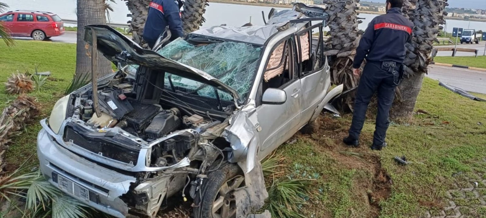 Quartu, si butta in mare dopo un incidente: salvato dai carabinieri