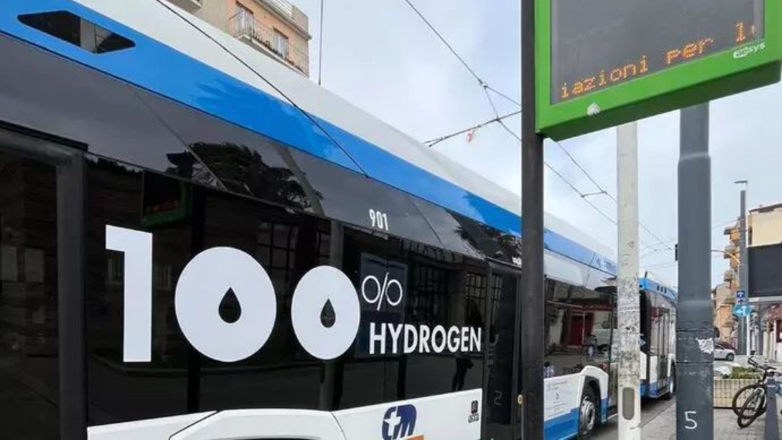 Cagliari, varati i primi tre autobus Ctm a idrogeno della Sardegna