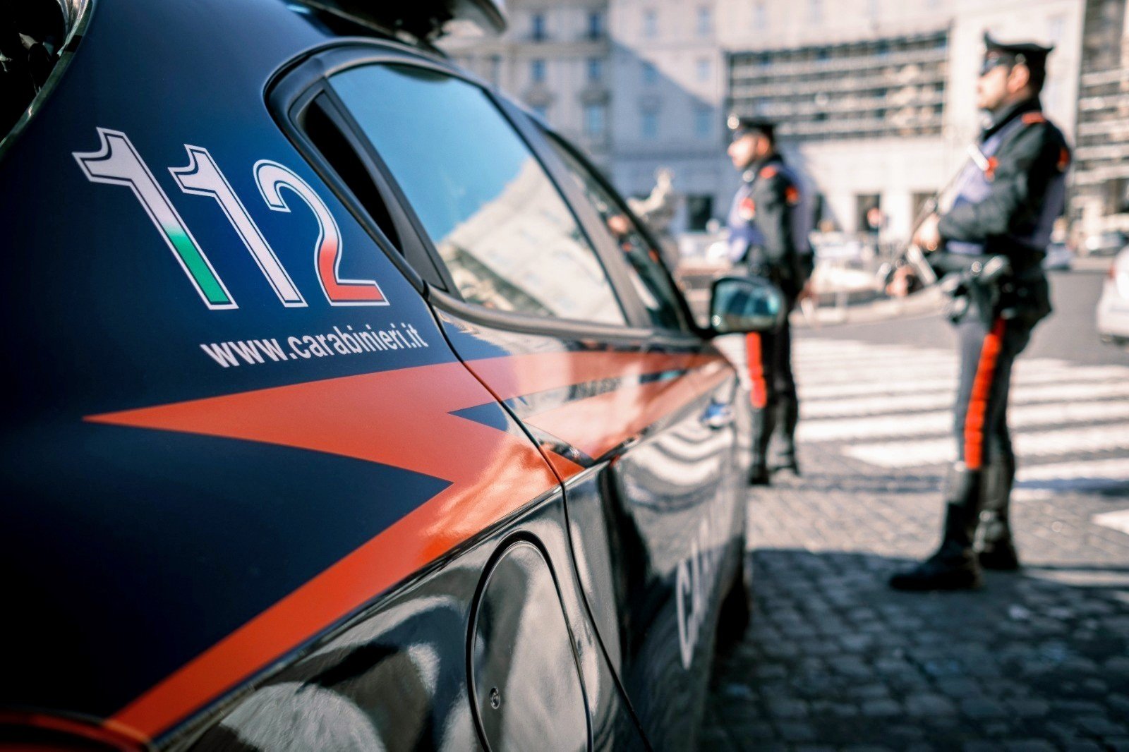 Elmas, guida senza patente ma armato di “pattadese”: denunciato 39enne di Sestu