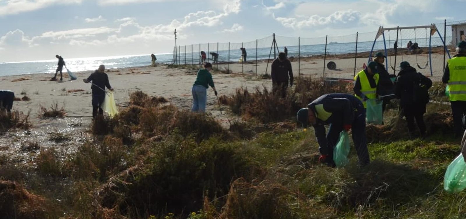 “Plastica? No, grazie”: Cagliari e Quartu unite per salvare il Poetto