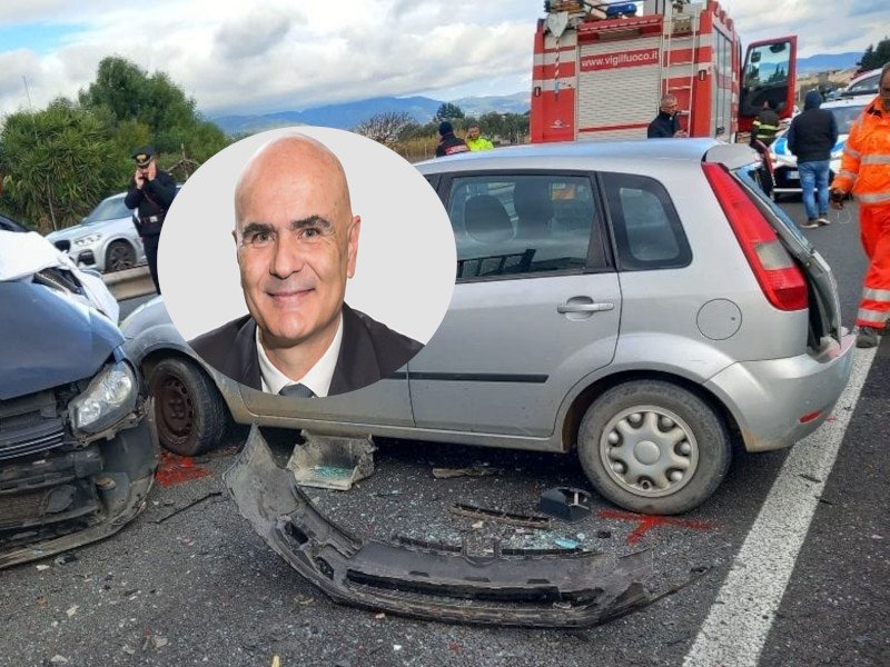 La Statale 554 al collasso tra incidenti e code infinite: “No a viadotti alti 8 metri”