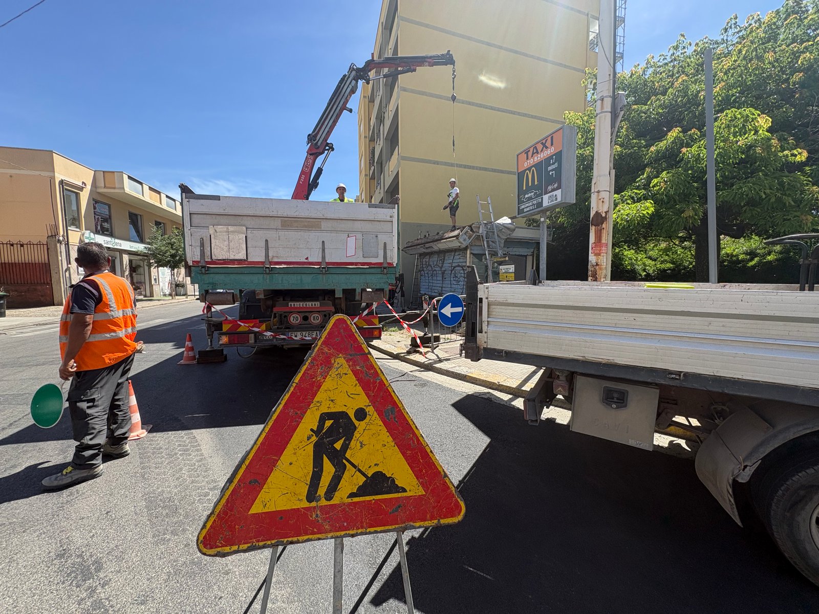 Rimossa l'edicola tra via Marconi e via Merello, via al progetto di riqualificazione della piazzetta