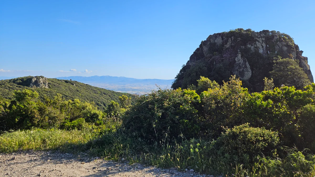 Nel cuore del Monte Arci due giganti di pietra chiedono tutela: Morgongiori lancia la sfida di Is Trebinas