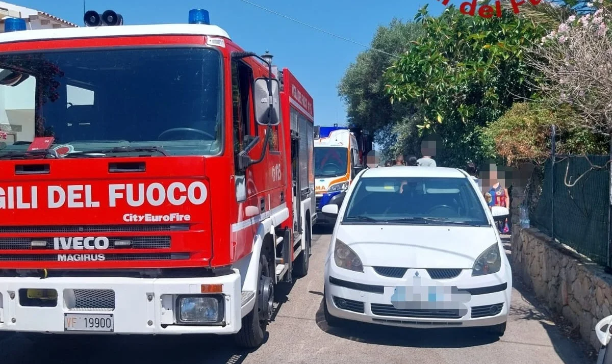 Tragedia a Palau: le fiamme divorano un appartamento, muore un uomo