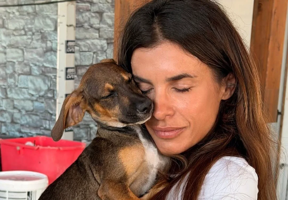 «Come ogni anno eccomi alla Lida di Olbia», Elisabetta Canalis in visita al rifugio I Fratelli Minori