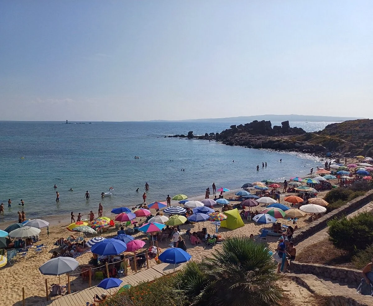 Dramma in spiaggia a Portopaglietto: malore improvviso in acqua, muore un 75enne