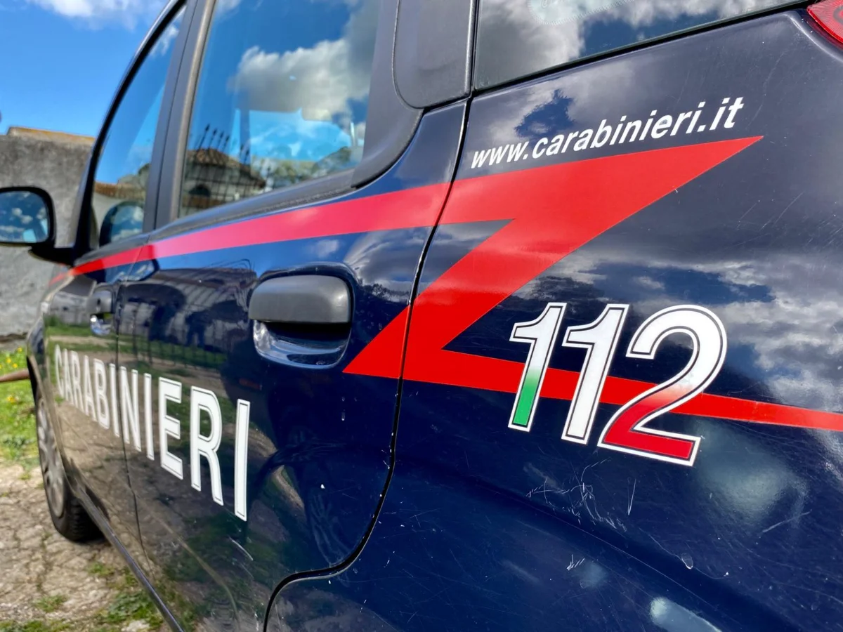 Con l’auto sfondano il cancello e salvano la vita a un 36enne: l’intervento eroico dei carabinieri nel Cagliaritano