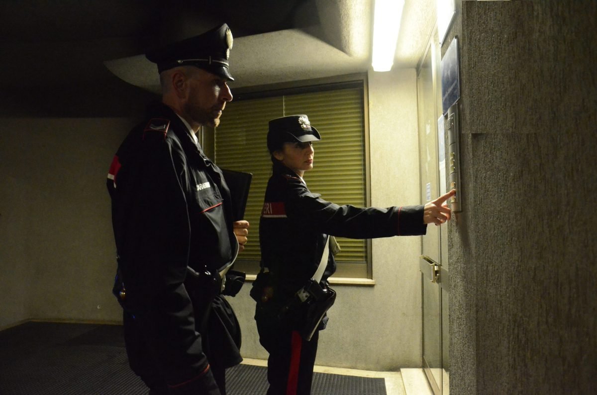 Dramma e disperazione a Quartu: carabinieri sbloccano la situazione limite tra blackout energetici, caldo e la bara del marito in casa