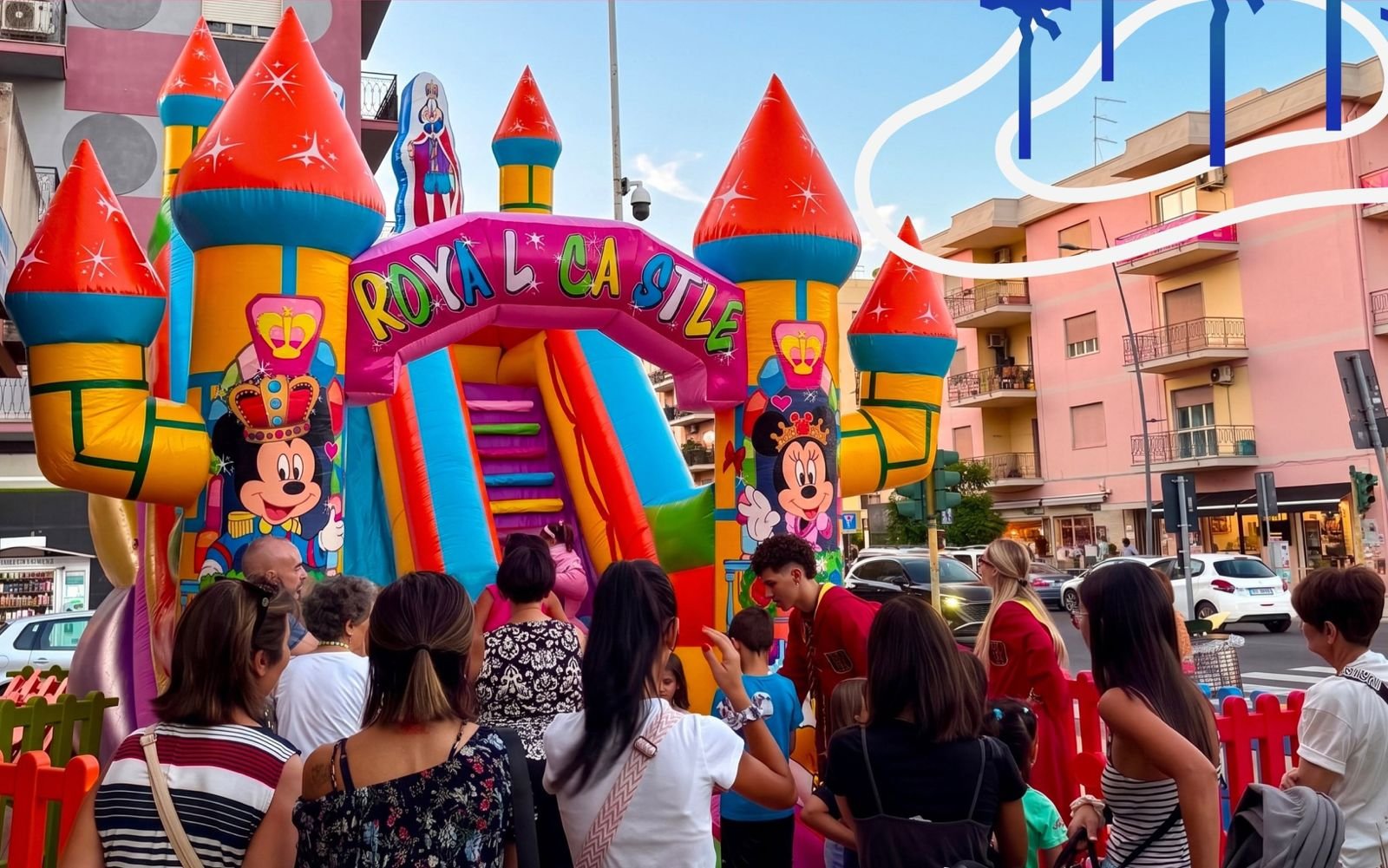 Con Summer is Back 2026 viale Colombo cambia ritmo: trenta espositori, quattro punti musica e un’area gratuita per i bambini
