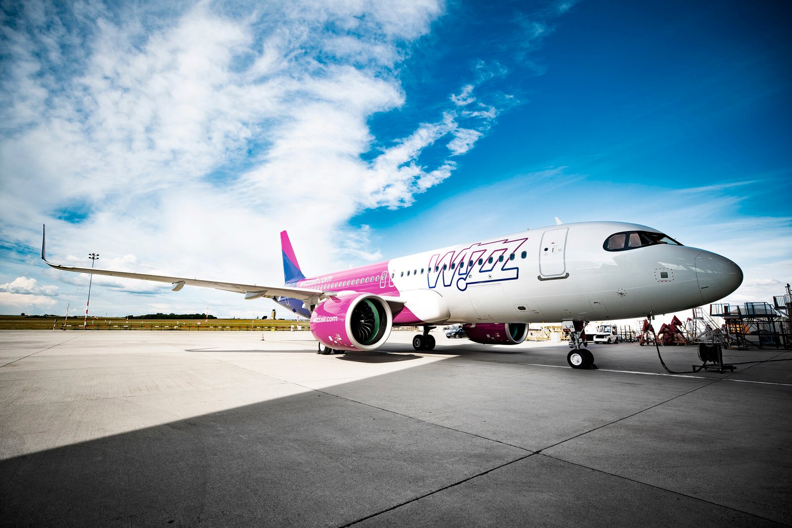 Wizz Air sbarca a Cagliari: da dicembre due nuovi voli diretti per Milano Malpensa e Venezia