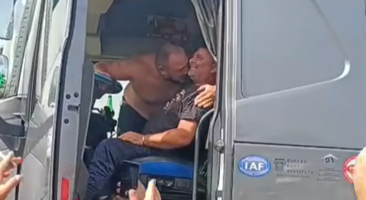 L’ex camionista Pietro Picchedda torna a bordo di un truck: «Che emozione lasciare per 10 minuti la sedia a rotelle»