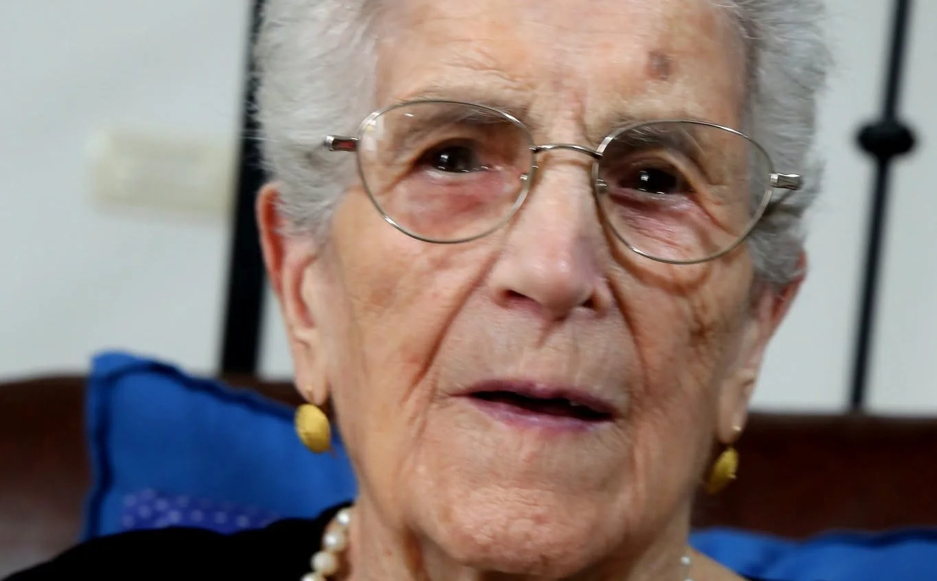 Sardegna in festa per i 103 anni di Tzia Giulia Porcedda, storica sarta di Escalaplano