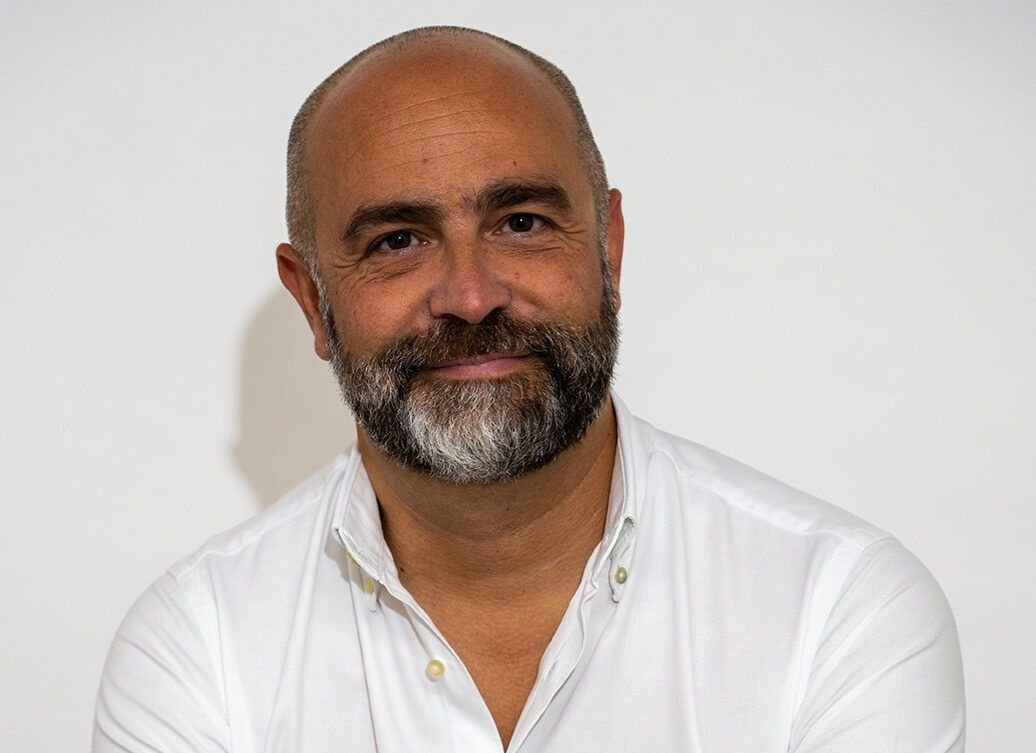 Quartu Rassegna Autori 2026, alla Biblioteca Centrale Massimo Granchi presenta “La tessitrice del tempo”