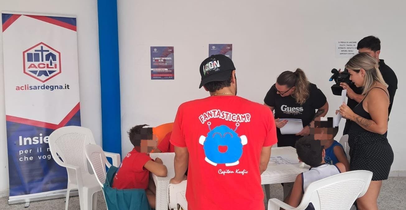 Imparare la sicurezza divertendosi: al Poetto i bambini diventano “Piccoli Supereroi”