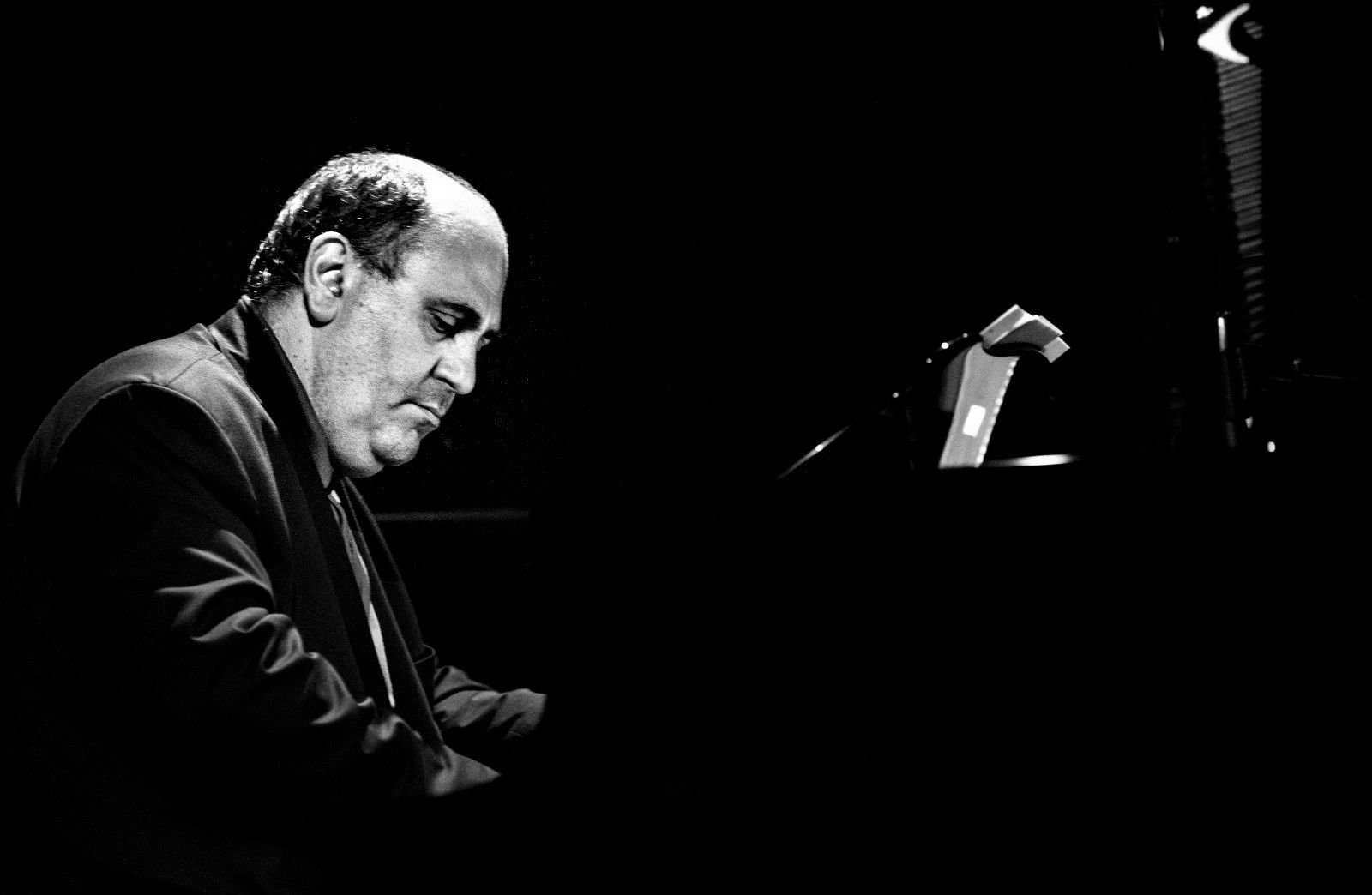 Aspettando il Ferragosto, 'La luna sotto casa' regala una serata tra jazz e swing con il Paolo Carrus Sextet