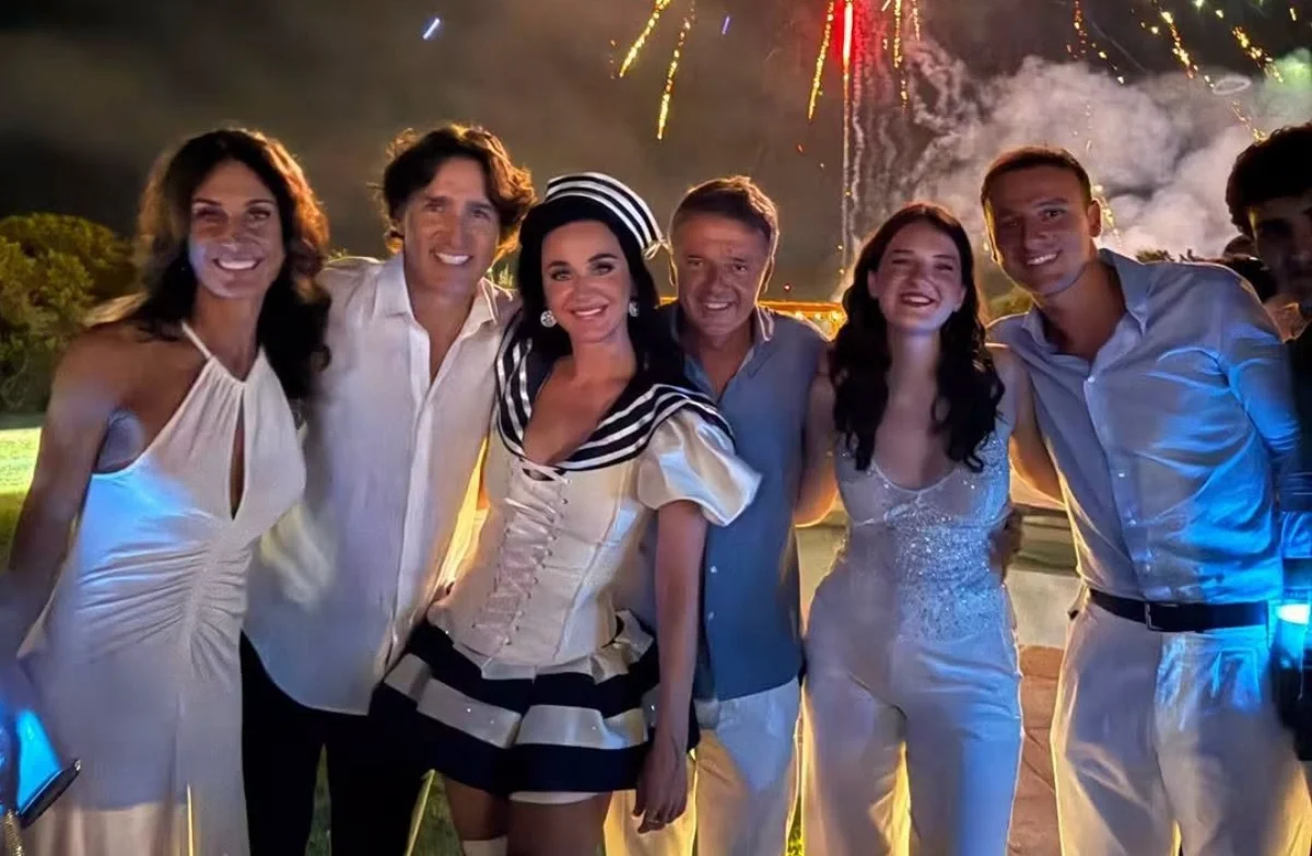  Renzi e Trudeau insieme in Costa Smeralda: erano tra gli ospiti vip del concerto di Katy Perry