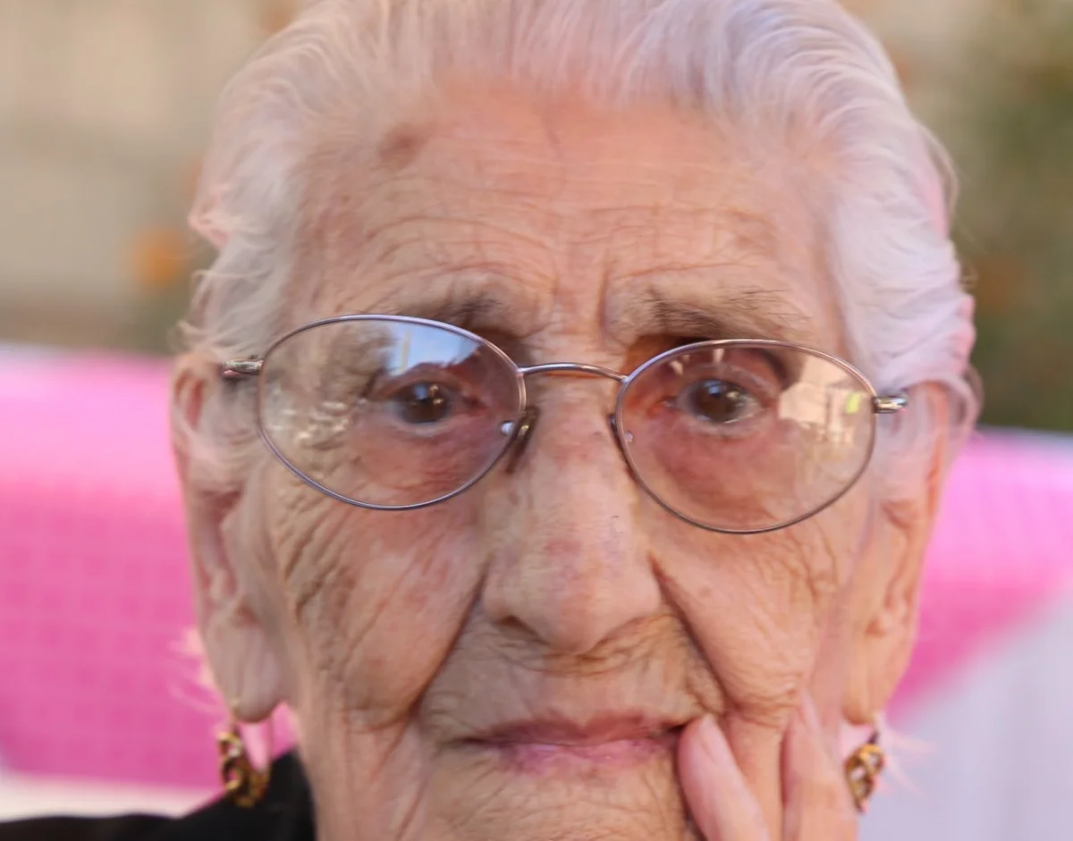 Serrenti in festa per la dolcissima Tzia Vitalia: oggi spegne 103 candeline
