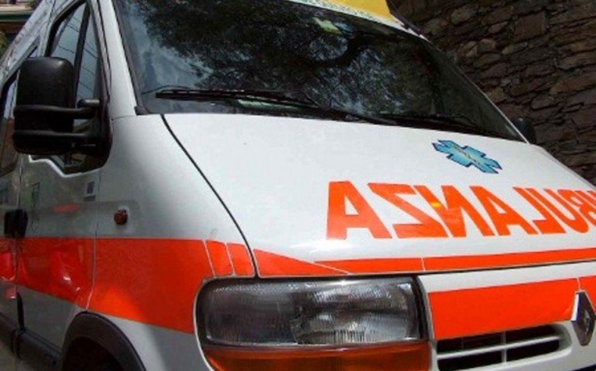 Incidente mortale a Piscinas, auto esce di strada e si ribalta: muore un ragazzo di 40 anni