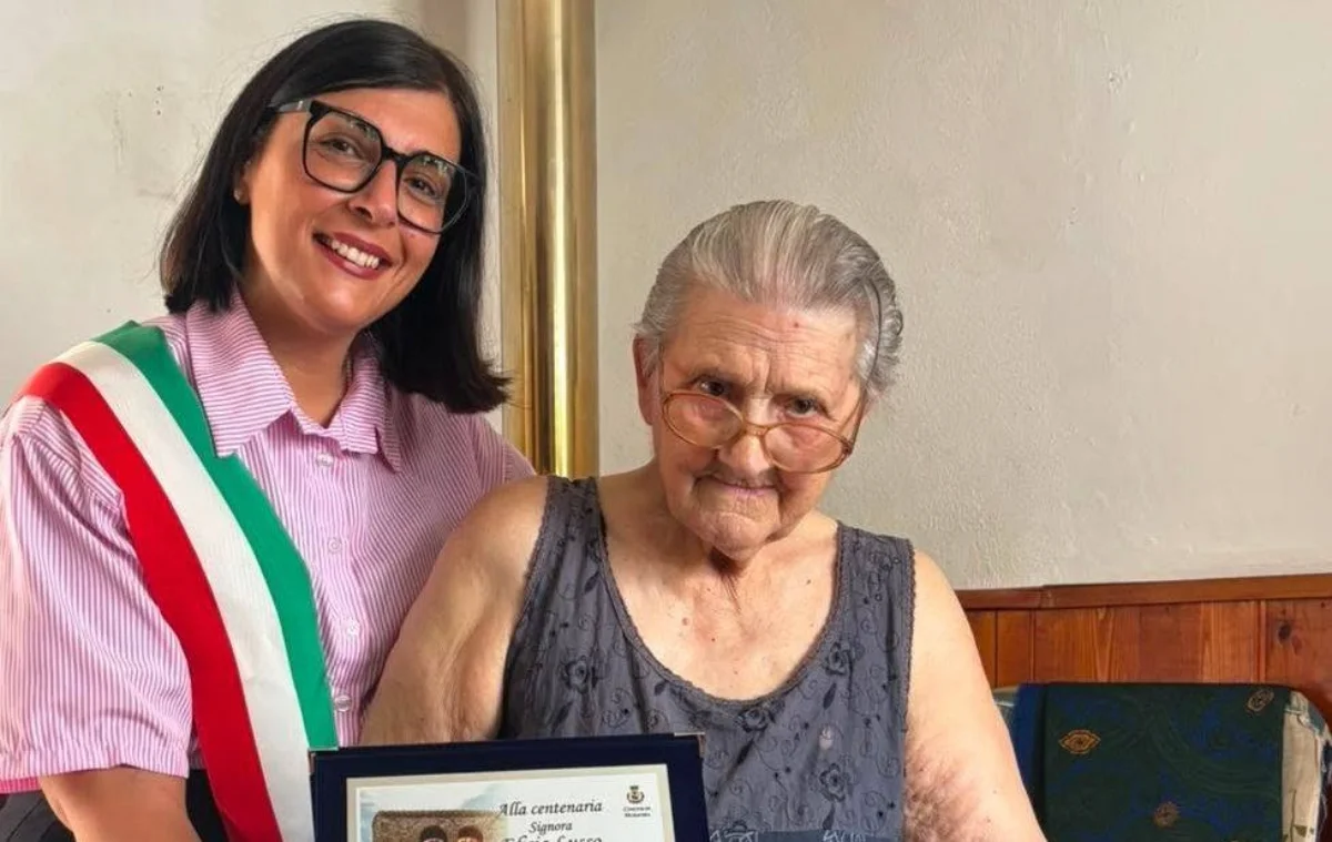 Sardegna in festa per una nuova centenaria: zia Efisia Lusso, memoria di ferro e grande simpatia, compie 100 anni