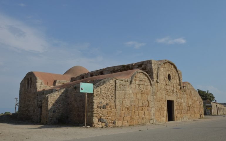 Il 29 agosto il sole entra in una chiesa sarda e raggiunge l’altare: sapete dove si può ammirare questo gioco di luce?