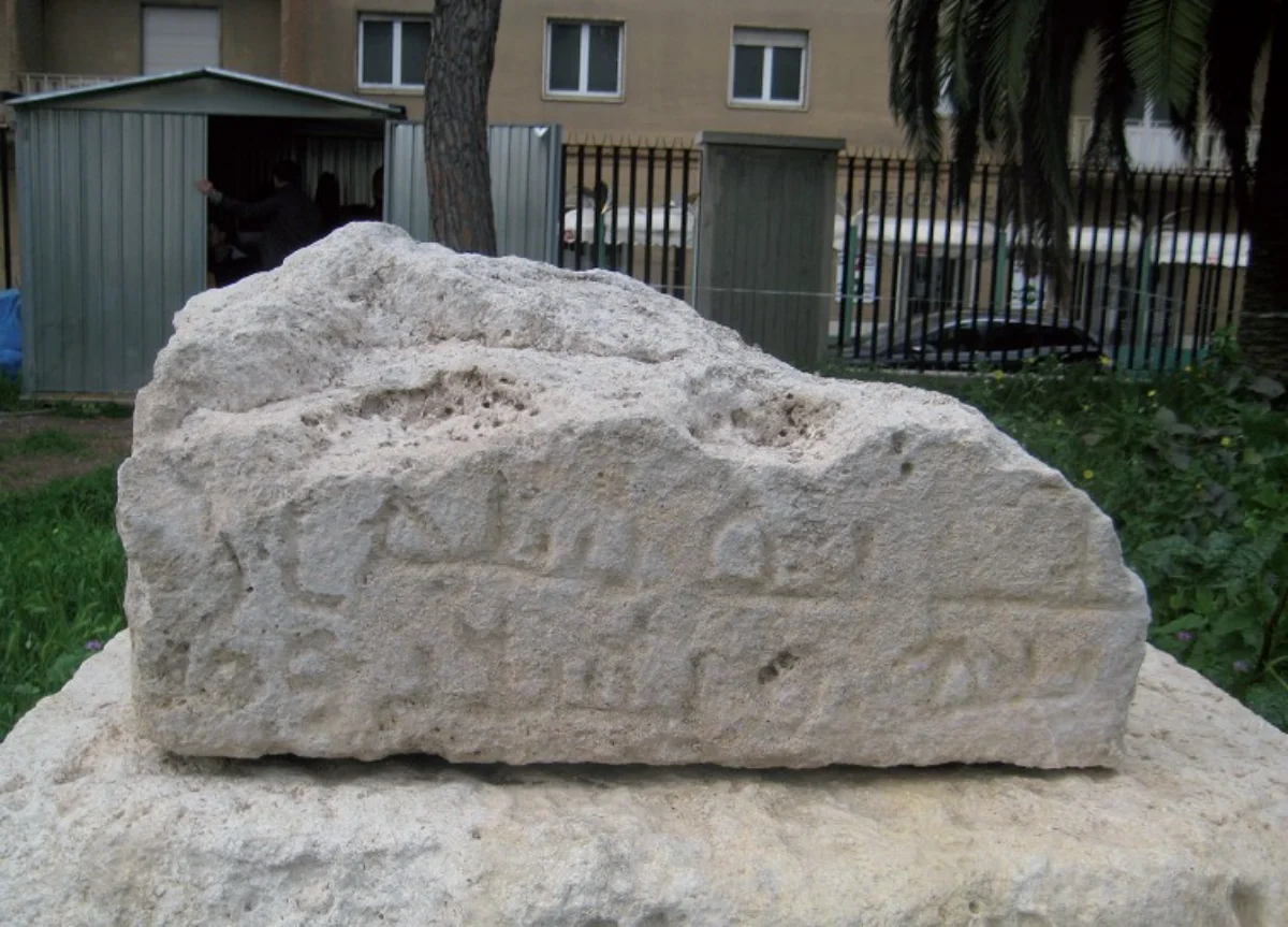 C’è un luogo in Sardegna dove una basilica conserva misteriosi graffiti in lingua araba: sapete dove?