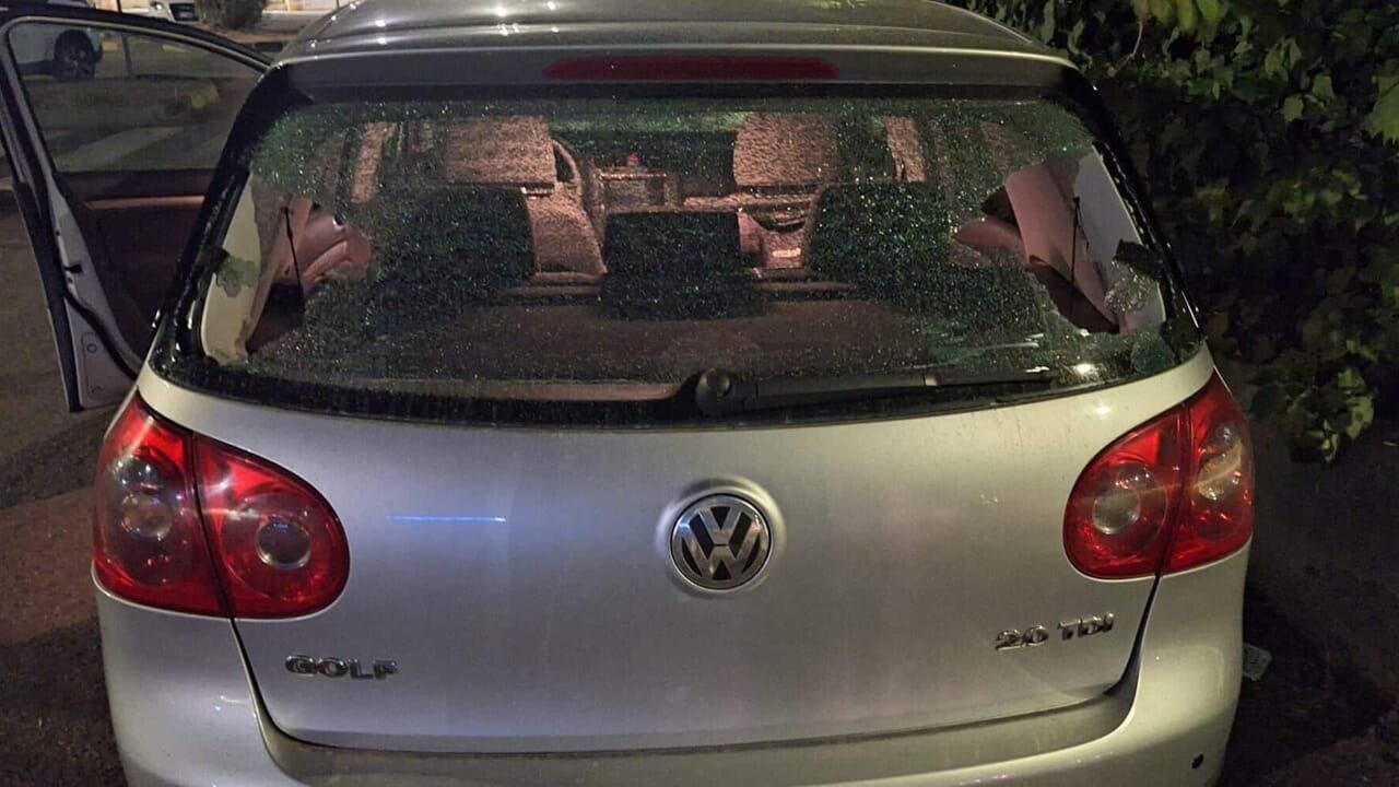 Parcheggi del Brotzu nel caos: auto danneggiate, estorsioni e richiesta urgente di controlli