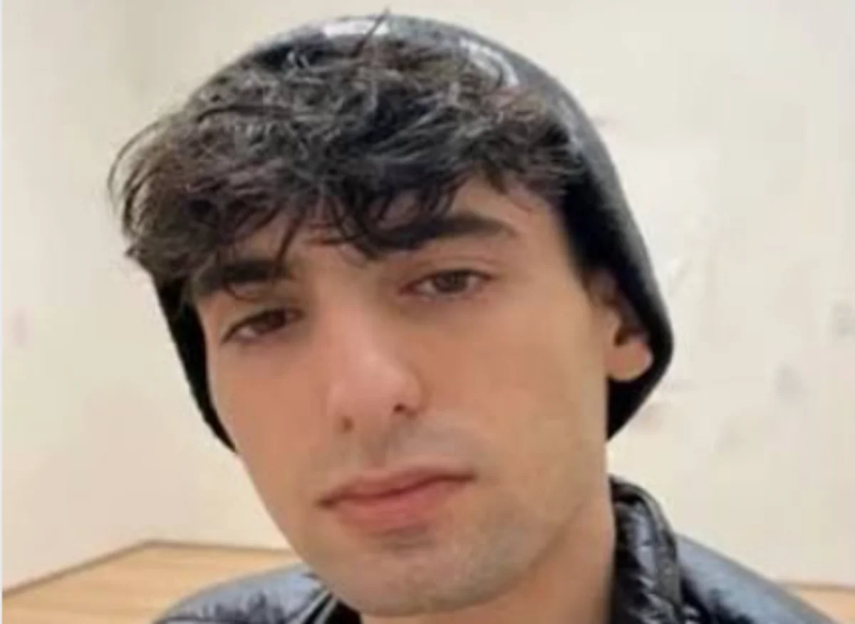 Serramanna saluta Federico Chia: amici in bianco e un lungo applauso per l’ultimo viaggio