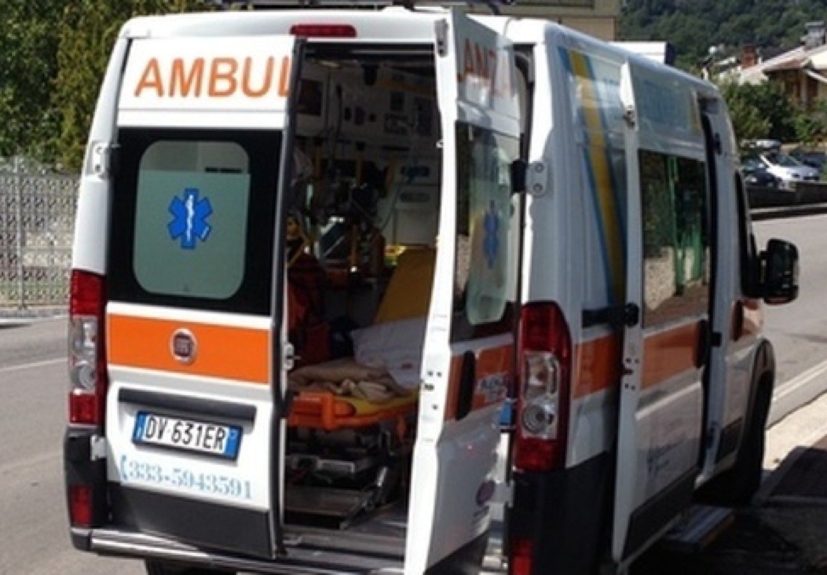 Grave tragedia della strada all’ingresso di Olbia, drammatico impatto tra furgone e tir causa una vittima nella zona industriale