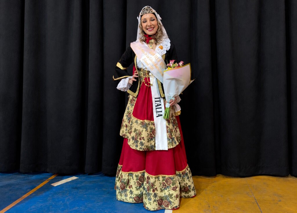 L'abito tradizionale di Quartu Sant’Elena protagonista in Argentina, premiato alla 'Fiesta de las Colectividades' di Ushuaia