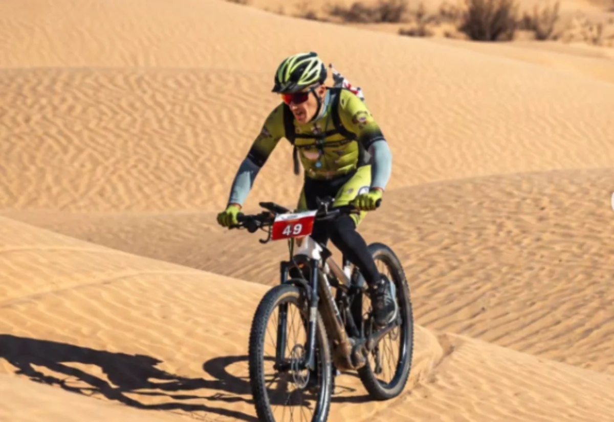 Fabio Puddu torna a sfidare il Sahara: il ciclista sardo al Tembaine Desert Rally, tra avventura, sostenibilità e solidarietà