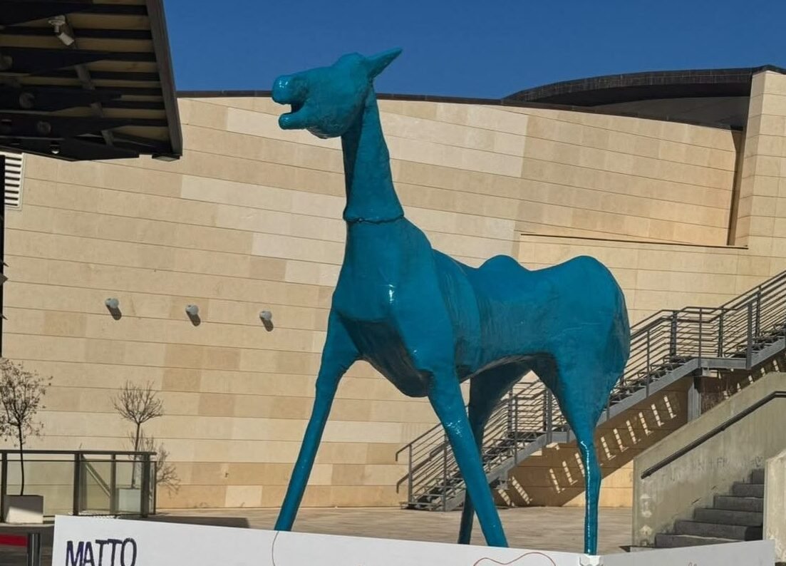 “Matto come un cavallo” arriva a Cagliari: la storia di Marco Cavallo, simbolo della lotta per la libertà e la dignità dei pazienti psichiatrici