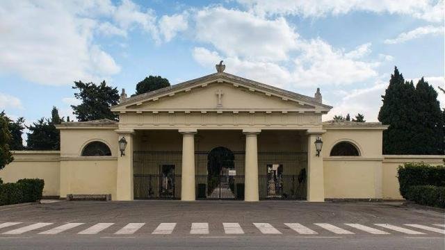 In occasione delle ricorrenze di inizio novembre per 5 giorni il cimitero comunale aprirà i cancelli con orario continuato