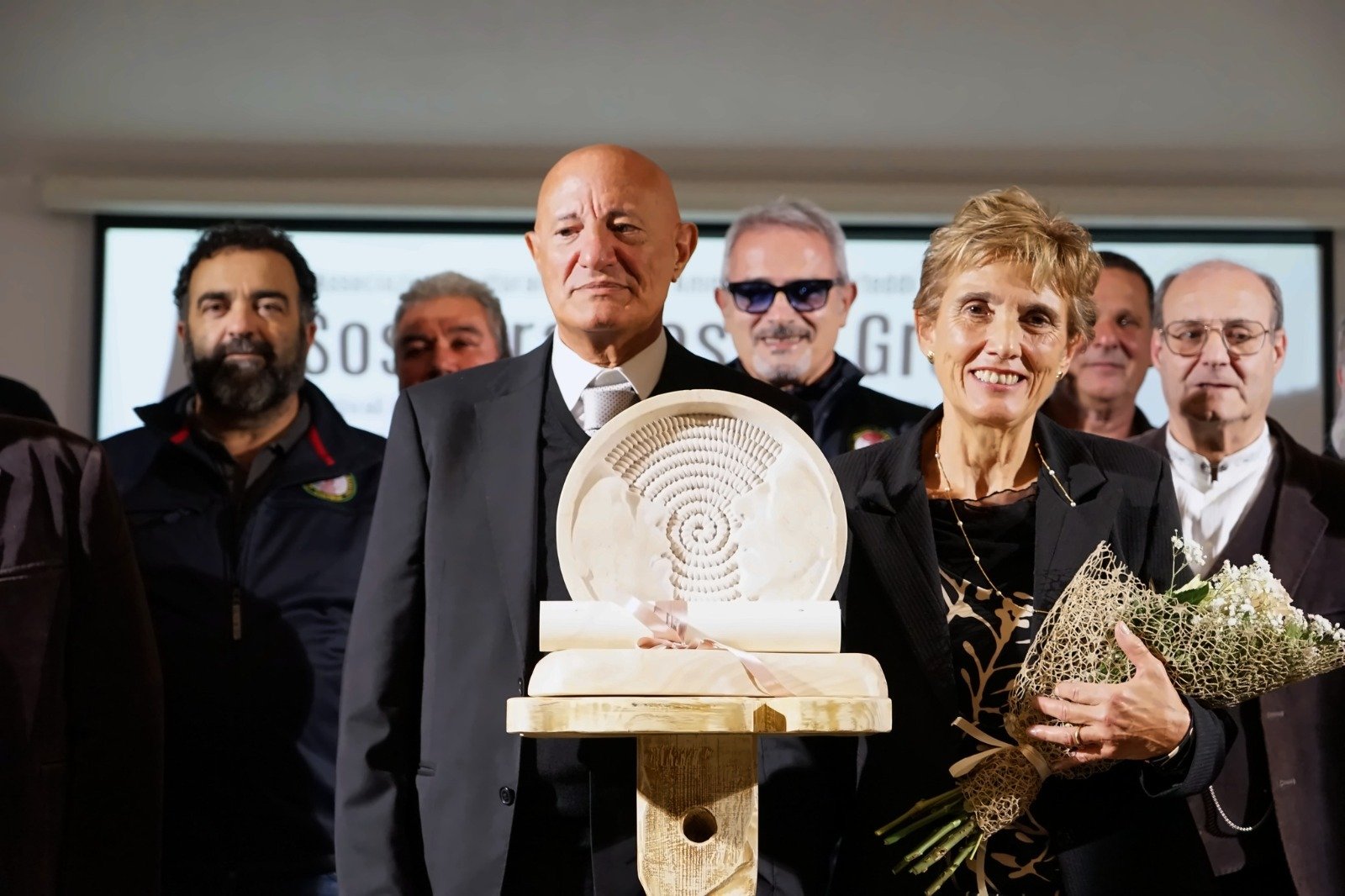Galtellì, il canto a tenore inaugura Sos Arrastos de Grassia: premio ad Andria Deplano