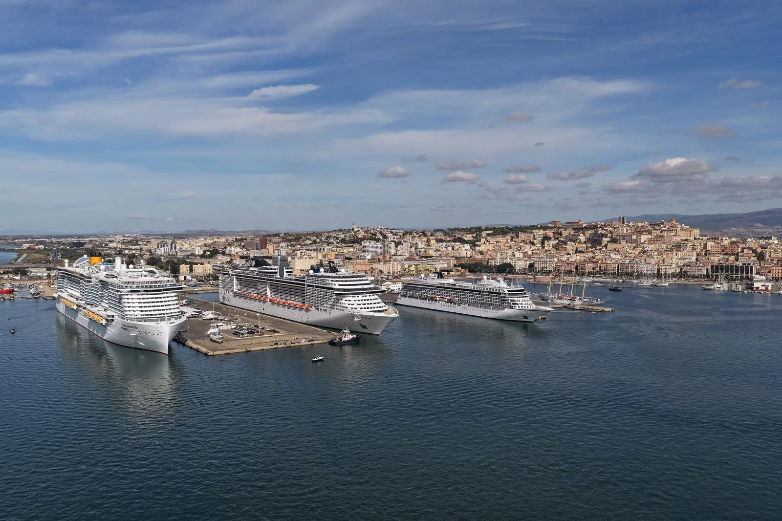 Cagliari, giornata da record per il traffico crocieristico: 4 navi in porto e oltre 1100 passeggeri